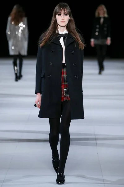 Look 3